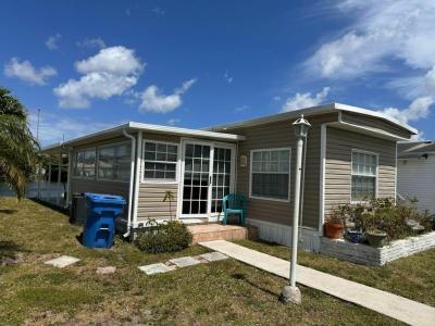 Photo 5 of 20 of home located at 3130 S.w. 51st Avenue Davie, FL 33314