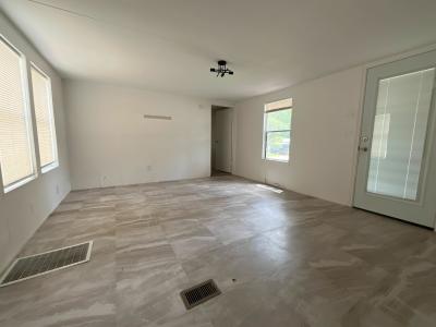 Photo 5 of 23 of home located at 201 Peggy #Pg201 Conroe, TX 77301