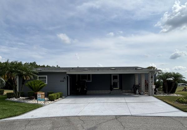 Photo 1 of 2 of home located at 9208 Spatterdock Court Lot 915 Lakeland, FL 33810