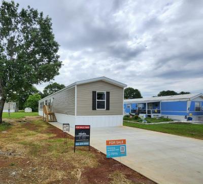 Photo 5 of 13 of home located at 10420 Us Hwy 31, #353 Tanner, AL 35671