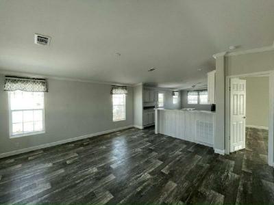 Photo 4 of 20 of home located at 116 Highland Drive Leesburg, FL 34788