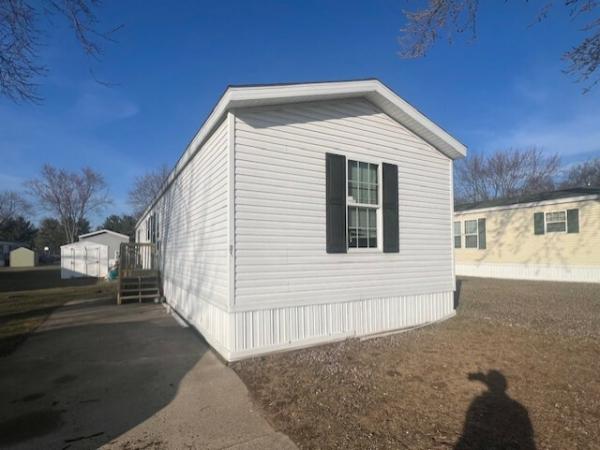 2015 Redman Advantage 1680204RA Mobile Home