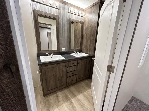 2025 Clayton 6616-4779 Pulse  Home