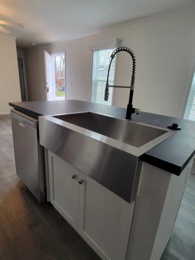 Photo 2 of 7 of home located at 2886 Westwood Drive Bay City, MI 48706