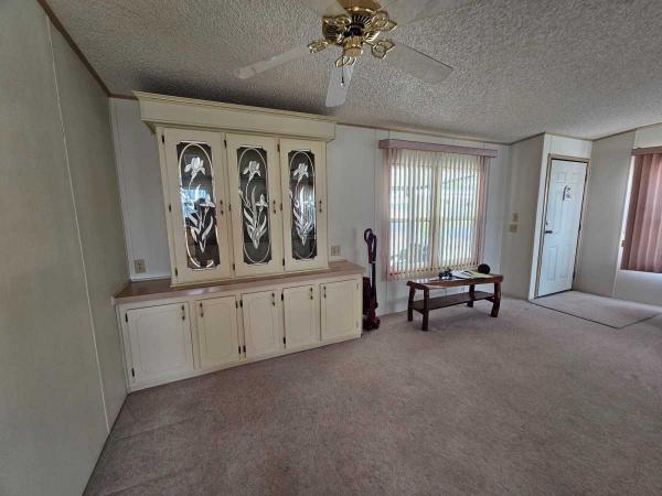 1990 Fleetwood Barrington Mobile Home