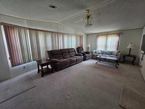 1990 Fleetwood Barrington Mobile Home