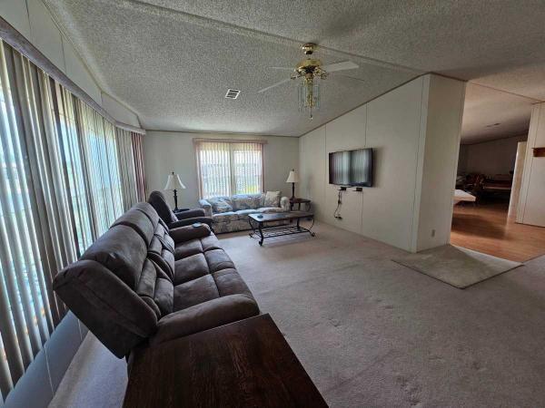 1990 Fleetwood Barrington Mobile Home