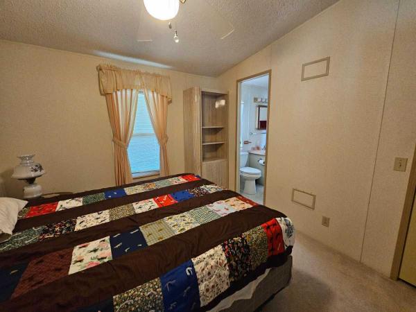 1990 Fleetwood Barrington Mobile Home