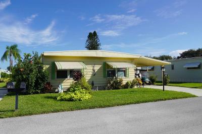Photo 2 of 23 of home located at 510 NE Sapphire Way Jensen Beach, FL 34957