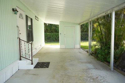 Photo 4 of 22 of home located at 525 NE Sapphire Way Jensen Beach, FL 34957