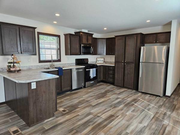 2023 Clayton Mobile Home