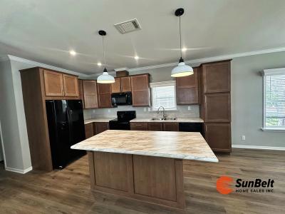 Photo 3 of 27 of home located at 65 Maple Drive Labelle, FL 33935