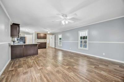 Photo 4 of 14 of home located at 2081 Chaffee Rd. South Jacksonville, FL 32221