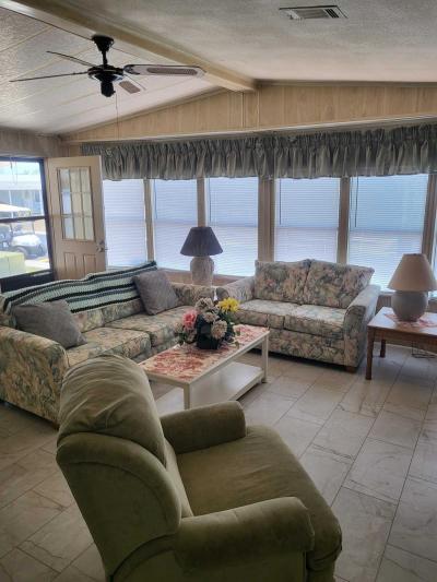 Photo 5 of 24 of home located at 38 Sunset Cir North Fort Myers, FL 33903