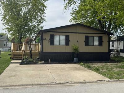 Photo 2 of 71 of home located at 315 Pattie Ln Lynwood, IL 60411