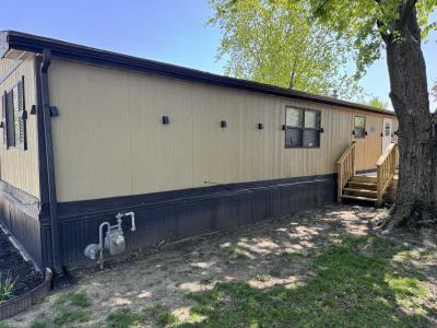 Photo 5 of 71 of home located at 315 Pattie Ln Lynwood, IL 60411
