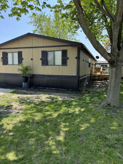 Photo 4 of 71 of home located at 315 Pattie Ln Lynwood, IL 60411