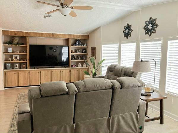 1986 PALM Manufactured Home
