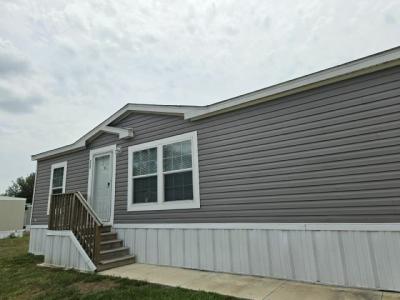 Mobile Home at 323 Elm Lane Tampa, FL 33610