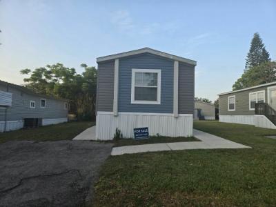 Photo 5 of 5 of home located at 1234 Reynolds Road, #190 Lakeland, FL 33801