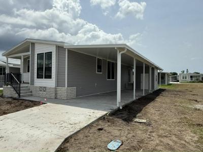 Photo 3 of 21 of home located at 3528 Vine Trail (Site 0148) Ellenton, FL 34222