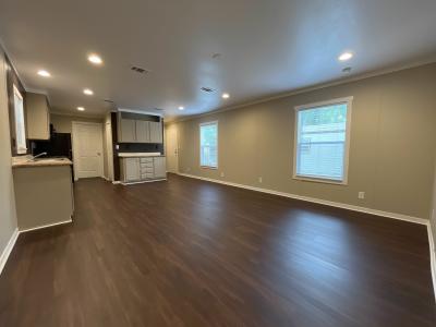 Photo 2 of 24 of home located at 113 Lillian #Ll113 Conroe, TX 77301