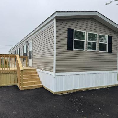 Mobile Home at 27 Crestwood Drive #0081 Middletown, IN 47356