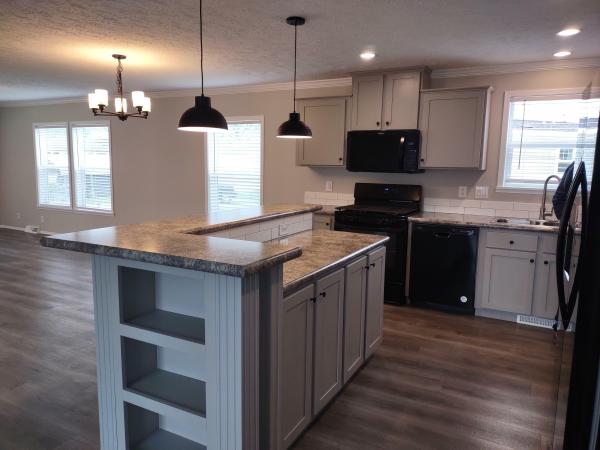 2025 Adventure 14 Mojave Model 2852-1  Home