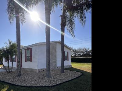 Photo 3 of 11 of home located at 511 St. Augustine Ave. Davenport, FL 33897