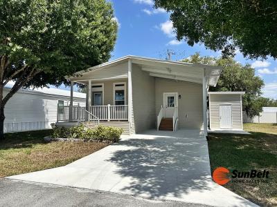 Photo 2 of 19 of home located at 7 Maple Drive Labelle, FL 33935