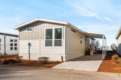 Photo 2 of 13 of home located at 1800 Lakewood Ct Sp. #183 Eugene, OR 97402