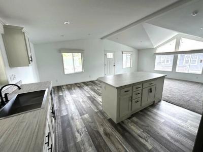 Photo 5 of 18 of home located at 2200 Lancaster Drive SE Sp. #1G Salem, OR 97317