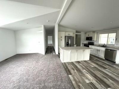 Photo 4 of 18 of home located at 2200 Lancaster Drive SE Sp. #1G Salem, OR 97317