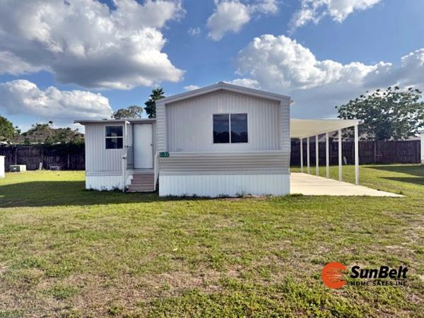 Photo 1 of 2 of home located at 3920 SW 30th Street Lot C32 Ocala, FL 34483