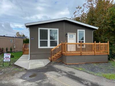 Photo 2 of 20 of home located at 2200 Lancaster Drive SE Sp. #18B Salem, OR 97317