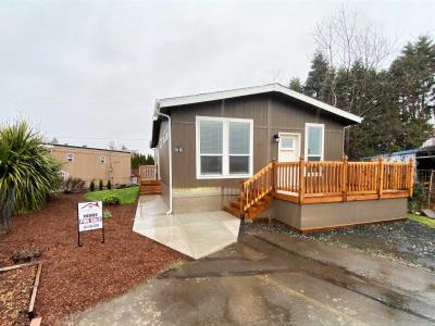 Photo 4 of 20 of home located at 2200 Lancaster Drive SE Sp. #18B Salem, OR 97317
