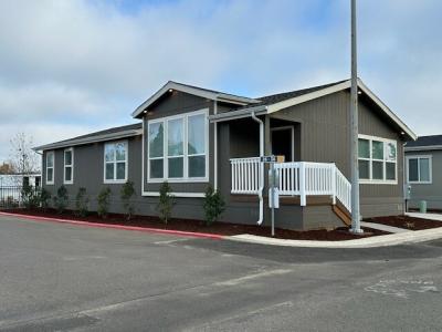 Photo 4 of 21 of home located at 2200 Lancaster Drive SE Sp. #26 Salem, OR 97317