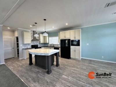 Photo 4 of 29 of home located at 58 Oak Street Labelle, FL 33935