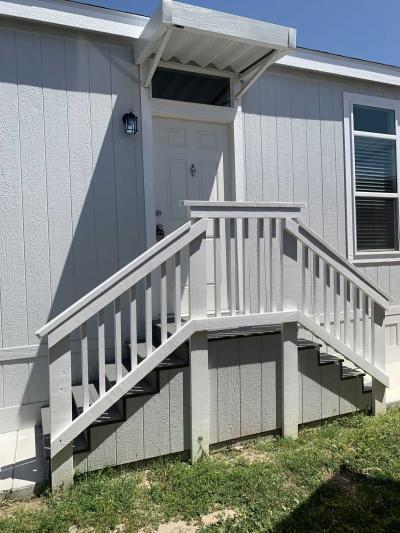 Photo 4 of 13 of home located at 2767 W First St., Sp. 14 Santa Ana, CA 92703