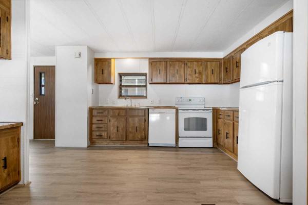 1983 Bonavilla Mobile Home