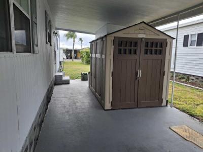 Photo 5 of 35 of home located at 2505 E Bay Dr Lot 218 Largo, FL 33771
