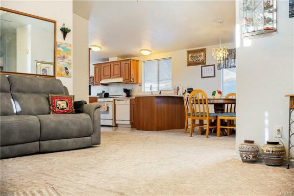 Photo 1 of 2 of home located at 9161 Santa Fe Ave., E #17 Hesperia, CA 92345