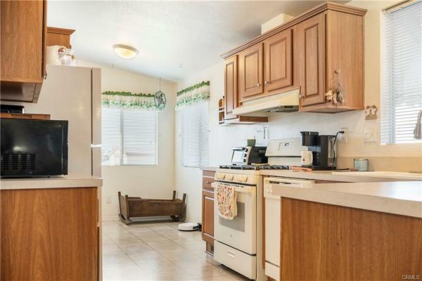2002 Skyline Oak Manor Mobile Home