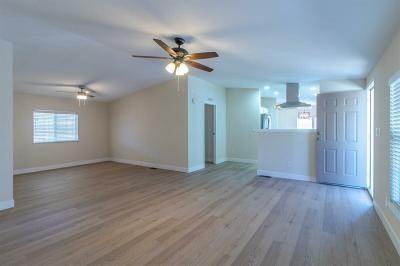 Photo 5 of 25 of home located at 6420 E. Tropicana Ave. Las Vegas, NV 89122