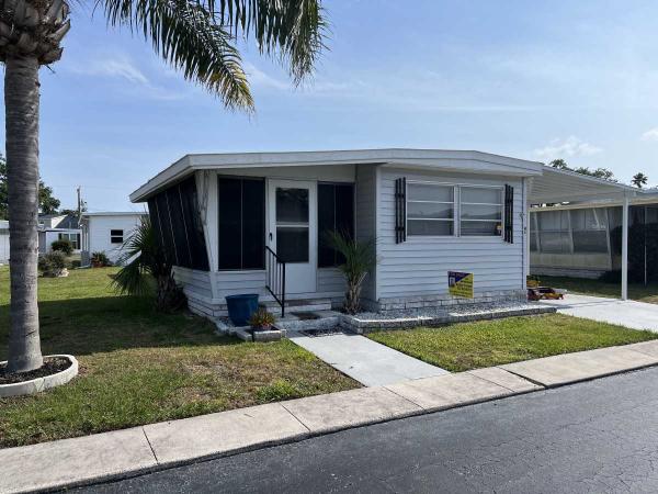 Photo 1 of 2 of home located at 12651 Seminole Boulevard, Lot 4C Largo, FL 33778