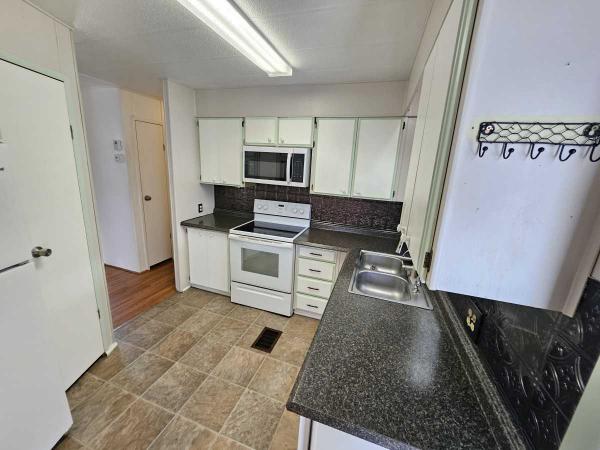 1975 Mobile Home