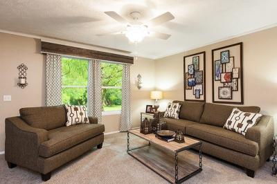 Photo 4 of 5 of home located at 563 Linden Court Flint, MI 48506