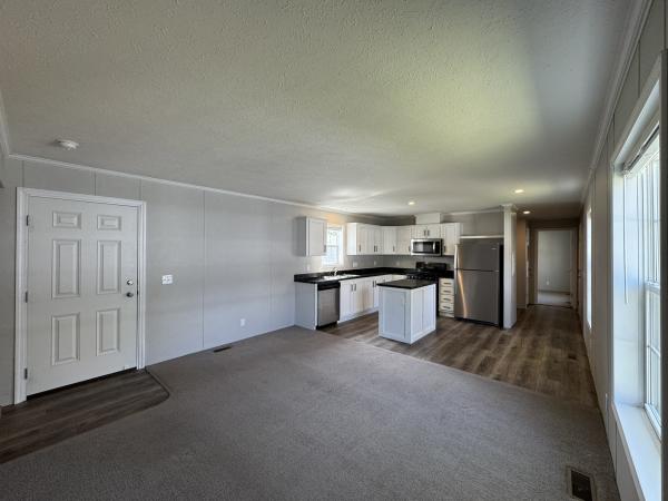 2019 Clayton - Middlebury Mobile Home For Sale