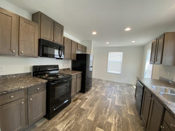 2022 Clayton 81RDH24483A Mobile Home