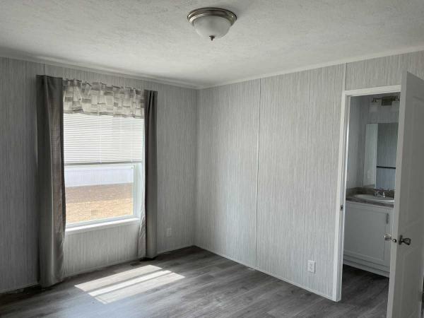 2025 Skyline LM-SW-6902 Mobile Home